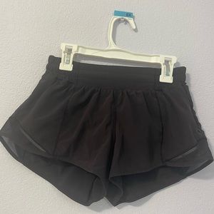 Lululemon Hotty Hot Low Rise Shorts 2.5in Inseam Black Size 4
